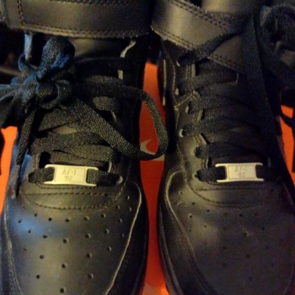 Nike AF-1 82 Mid (GS), Black/Black Big Kids 6.5Y (8 womens) - Picture 4 of 4